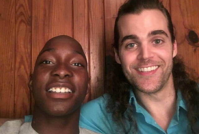 Cuộc gặp gỡ định mệnh với người lạ giúp thiếu niên 16 tuổi đổi đời mãi mái