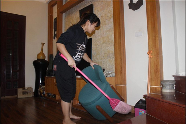 Bi hài chuyện sinh viên đi dọn nhà thuê: Bị