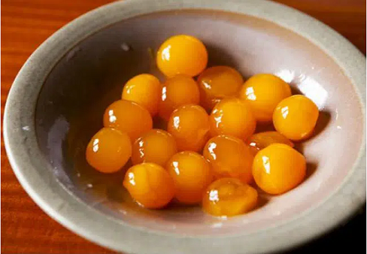 Trứng ngâm với nguyên liệu này, chị em ăn vào vừa trẻ vừa đẹp, bảo sao chồng không yêu