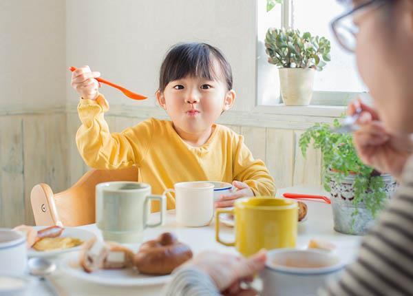 Cùng Bác sĩ Dược Sài Gòn tìm hiểu về chế độ ăn cho trẻ bị thiếu máu