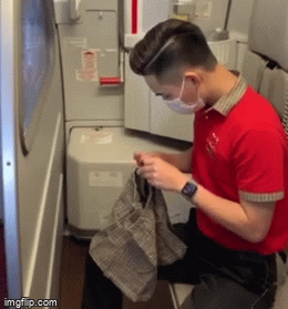 Video: Nam tiếp viên hàng không gây sốt vì vừa đẹp trai lại có tài may vá cực đỉnh