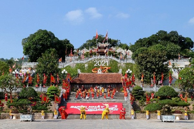 Quảng Ninh: Nhẹ nhàng tĩnh tâm, đầu năm đi lễ hội Đền Cửa Ông