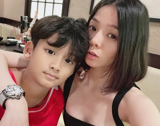 Lệ Quyên khoe ảnh thân thiết bên con trai, tiết lộ tính cách 