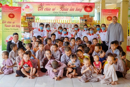 Ấm lòng những phận đời khó khăn