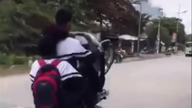 Xử lý hai thiếu niên 