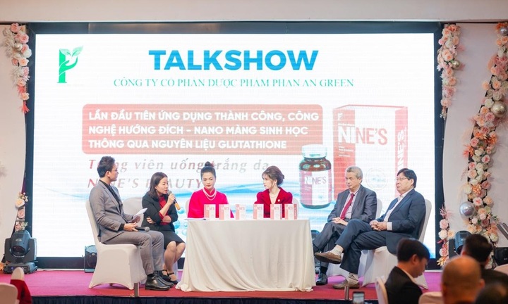 Talk show về bí quyết làm đẹp không dao kéo