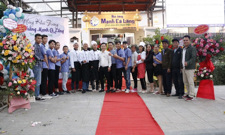 Người nặng lòng với văn hóa ẩm thực Việt và cá Lăng Việt Trì 