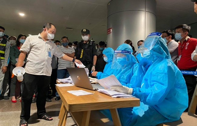 Tin tức mới nhất về 4 mẫu gộp nghi nhiễm SARS-CoV-2 tại sân bay Tân Sơn Nhất