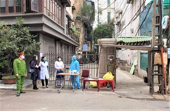Hà Nội: Phong tỏa 1 ngôi nhà, 2 quán cafe liên quan đến ca dương tính SARS-CoV-2