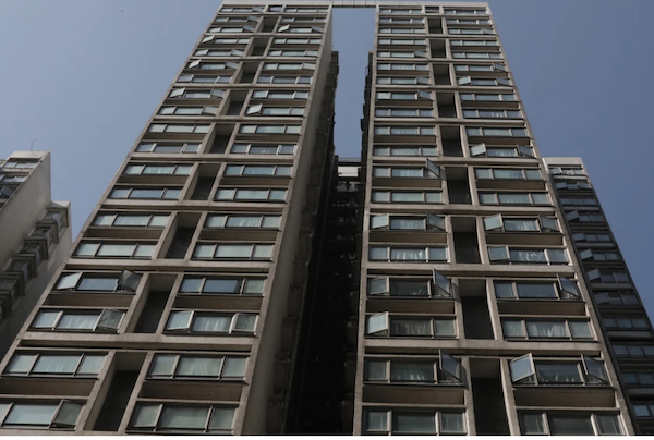 Bé trai 9 tuổi tử vong thương tâm vì rơi từ tầng cao toà nhà ở Hong Kong