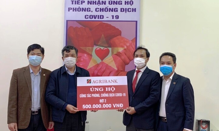 Agribank luôn đồng hành cùng khách hàng trong cuộc chiến chống đại dịch Covid-19