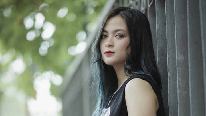 Đại sứ truyền thông khoa Quốc tế ĐH Quốc gia: Xinh như hotgirl, đam mê chơi chứng khoán, hâm mộ Mai Phương Thuý