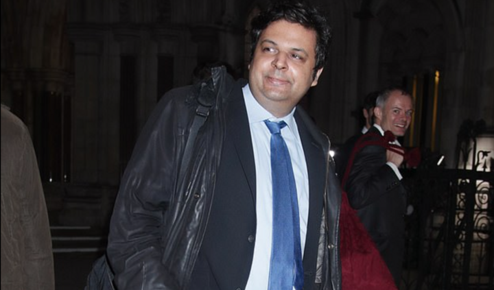 Tốt nghiệp đại học Oxford danh giá nhưng vẫn thất nghiệp, cử nhân 41 tuổi kiện cha mẹ, đòi chu cấp trọn đời