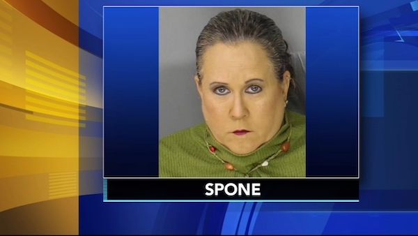 Người mẹ cắt ghép ảnh nhạy cảm, bôi nhọ bạn học của con, lý do đằng sau khiến ai nấy phẫn nộ