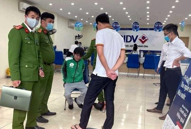 Diễn biến mới nhất vụ tài xế taxi cướp ngân hàng BIDV