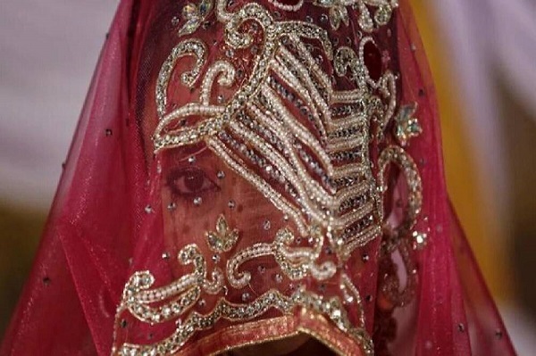 Phẫn nộ nam sinh 13 tuổi bị giáo viên dạy thêm ép kết hôn, giam giữ suốt 7 ngày