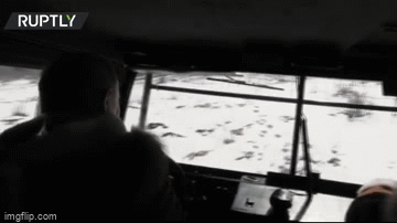 Video: Tổng thống Putin đi nghỉ giữa lúc căng thẳng với Mỹ, đích thân lái xe chở bạn đồng hành 