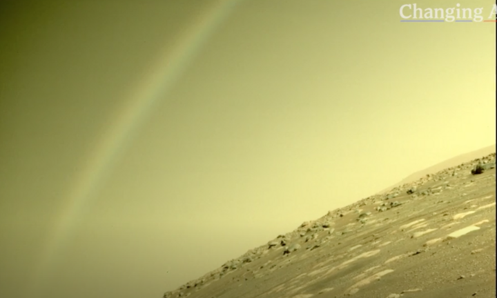 NASA công bố cảnh tượng đáng kinh ngạc được chụp trên sao Hoả, tranh cãi lớn nổ ra vì quá khó tin