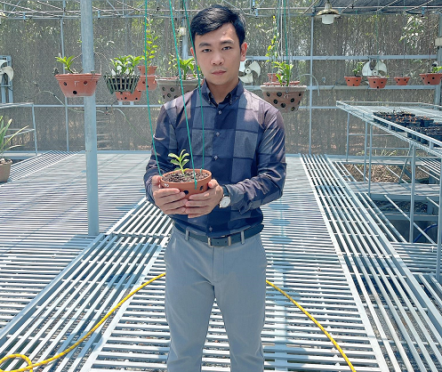 Nghệ nhân Trần Quốc Hòa và câu chuyện kinh doanh thành công lan đột biến đầy lý thú 