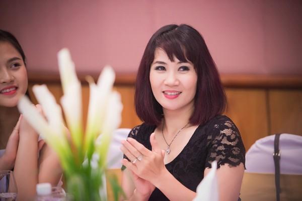 Nghệ sĩ Nguyệt Hằng: “Nâng niu hạnh phúc dù tôi từng suýt ly dị vì... nghèo