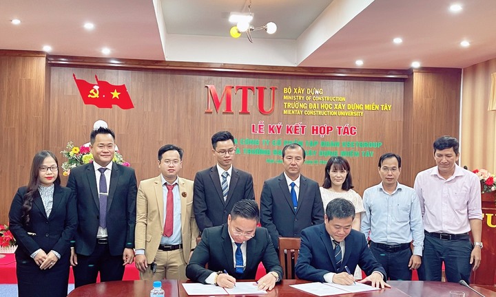 VsetGroup trao 3 Ngôi nhà mơ ước cho sinh viên khó khăn trường Đại học Xây dựng Miền Tây 