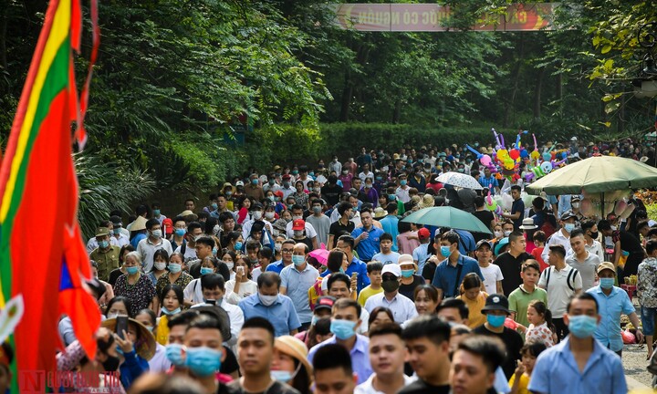 Chuyên gia y tế cảnh báo nguy cơ dịch Covid-19 dịp nghỉ lễ 30/4-1/5