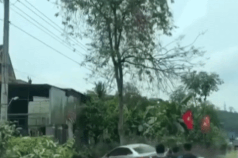 Clip 30 cảnh sát đón lõng ôtô chở ma túy, nghi phạm phải giơ tay đầu hàng