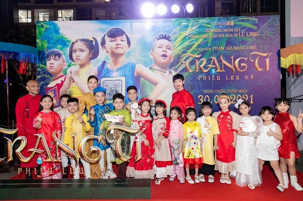 Xuân Lan chúc mừng ông xã Nguyễn Ngọc Lâm trong vai trò sản xuất phim Trạng Tí