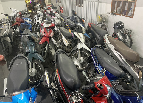 An Giang: Kiểm tra hàng cầm đồ, thu giữ hàng chục xe máy không giấy tờ