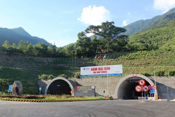 Tăng phí qua hầm Hải Vân, Tập đoàn Đèo Cả đang kinh doanh ra sao?