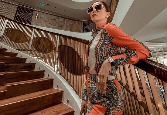 Lệ Quyên đích thân đáp trả khi bị chê ăn mặc 