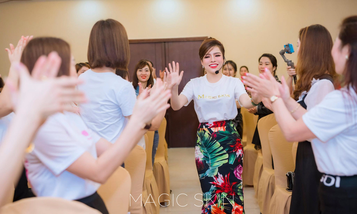 Hà Thúy – Nữ doanh nhân “vạn người mê” của hệ thống kinh doanh mỹ phẩm Magic Skin 