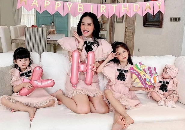 Nữ đại gia sở hữu biệt thự 200 tỷ đem bình luận 