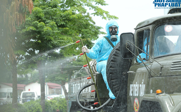 Cận cảnh xe đặc chủng phun khử khuẩn bệnh viện K Tân Triều