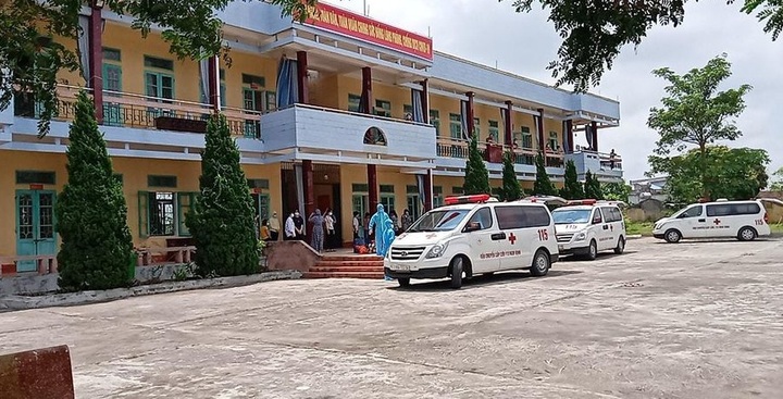 Xúc động tâm thư của thầy hiệu trưởng gửi 61 thầy cô giáo và học sinh phải cách ly tập trung vì COVID-19