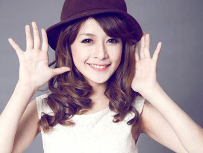 Xôn xao chuyện Chi Pu đấu giá hẹn hò làm từ thiện