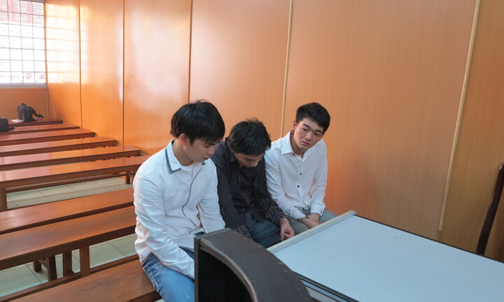 Giang hồ “đấu súng” với công an như phim hành động