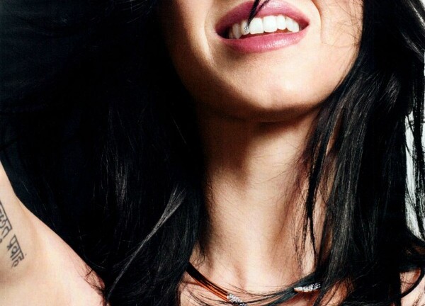 Katy Perry không bao giờ hút cần sa và phẫu thuật thẩm mỹ