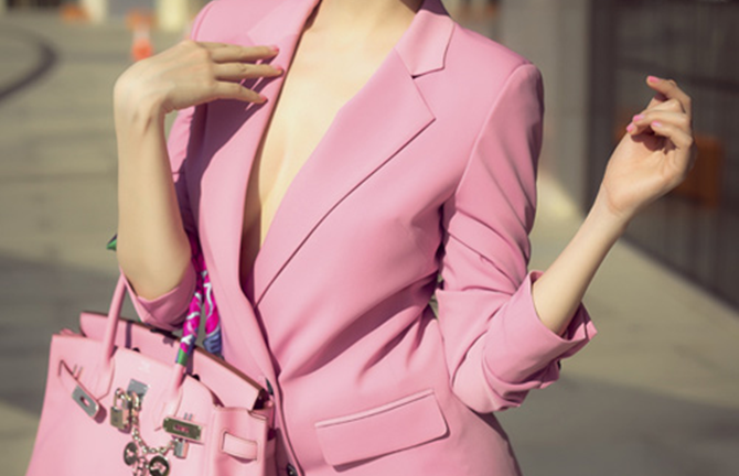 Những sao Việt ngực lép vẫn tự tin diện vest không nội y