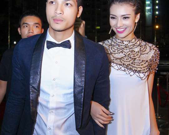 Hồng Quế tay trong tay cùng Vũ Tuấn Việt dự sự kiện