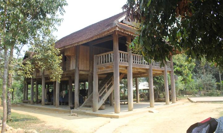 Đem trầu cau đi hỏi vợ cho... chồng