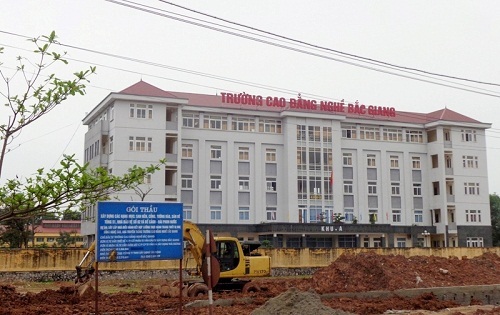 Vụ 47 giáo viên kêu cứu: Ký hợp đồng ngắn hạn để 