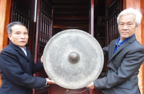 Thực hư chiếc chiêng đồng linh thiêng tự kêu ở đền Mẫu