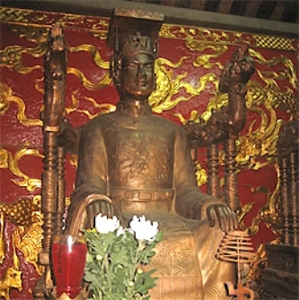 Điều gì khiến một bậc đế vương bị ép đến chết?