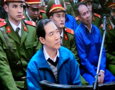 Dương Chí Dũng cao hứng đọc thơ, dân mạng bức xúc, châm biếm