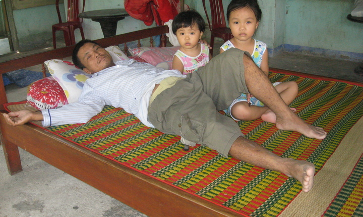 Nỗi đau tuyệt vọng gia đình có hai trụ cột mắc bệnh nan y