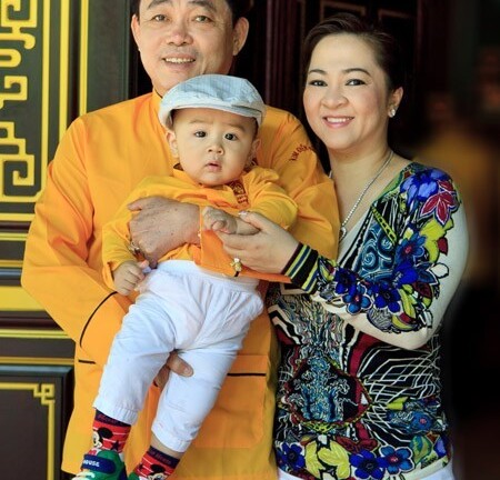 Cha tỷ phú 1 tuổi và những quyết định kinh doanh 'khùng' 