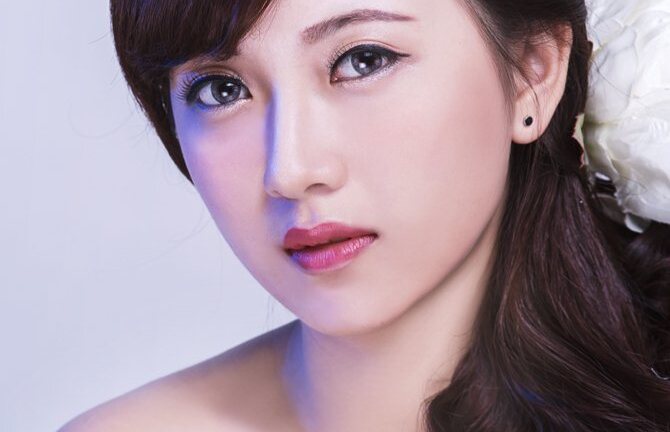 Rạng ngời ngày cưới nhờ phong cách trang điểm Hàn Quốc