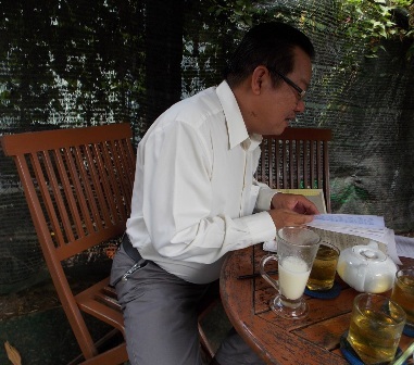 Những điều chưa biết về tác giả bài hát