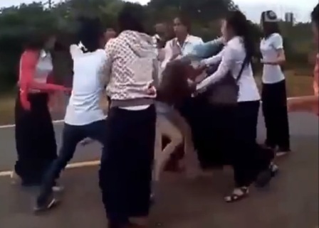 Khi nữ sinh biến học đường thành... võ đường